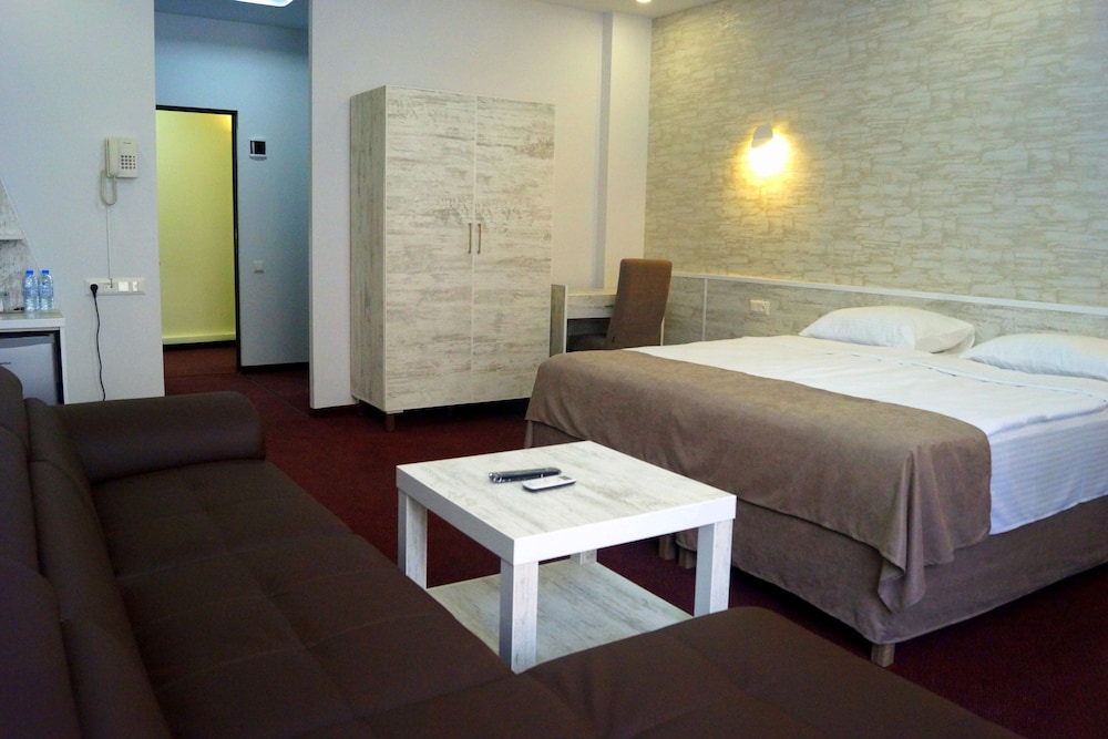 Standard Triple Room, 1 Bedroom photo 3
