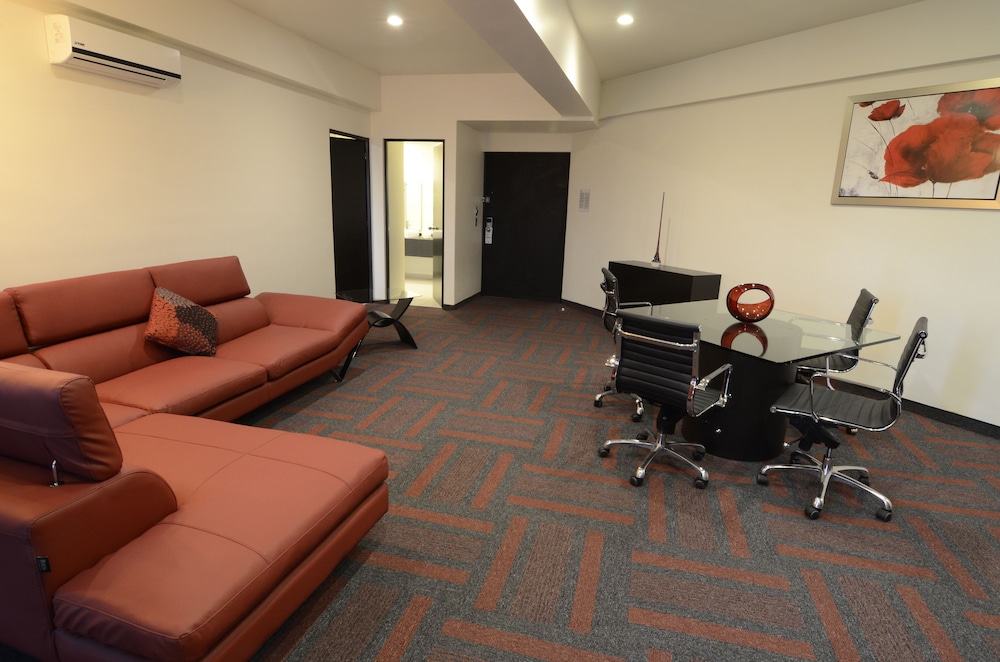 Suite, 1 King Bed (Living Area) - Photo 3