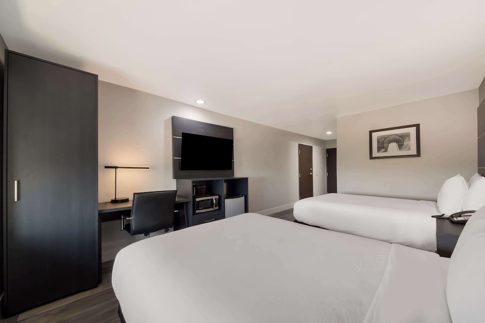 Standard Room, 2 Double Beds, Accessible, Refrigerator & Microwave - Photo 2