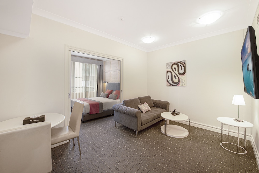 One Bedroom Apartment with Limited Housekeeping photo 3