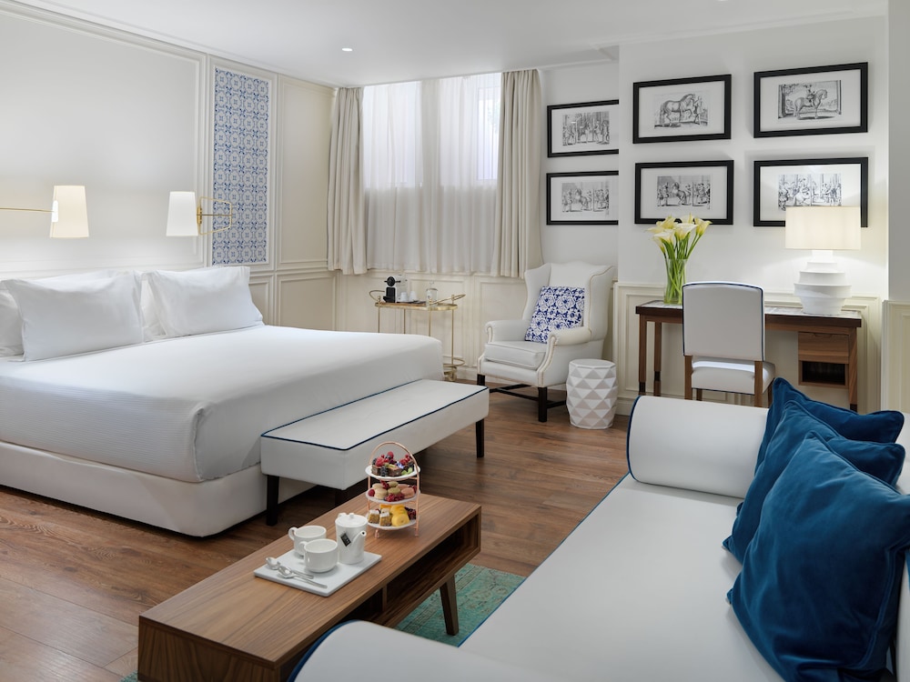 Deluxe Double Room (3 Adults)