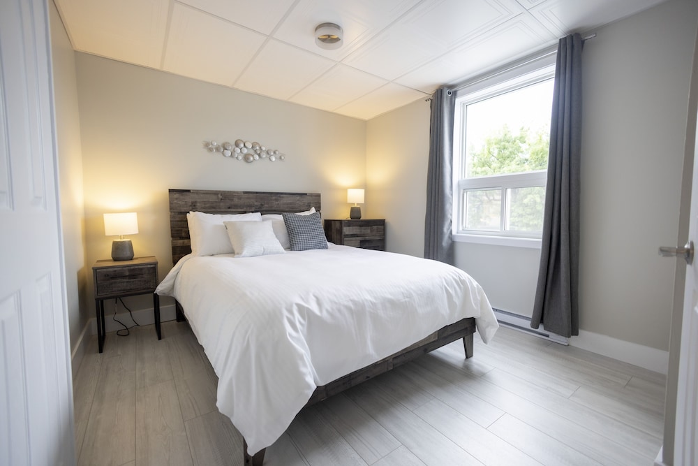 Suite Avec Chambre Fermée + Divan-Lit