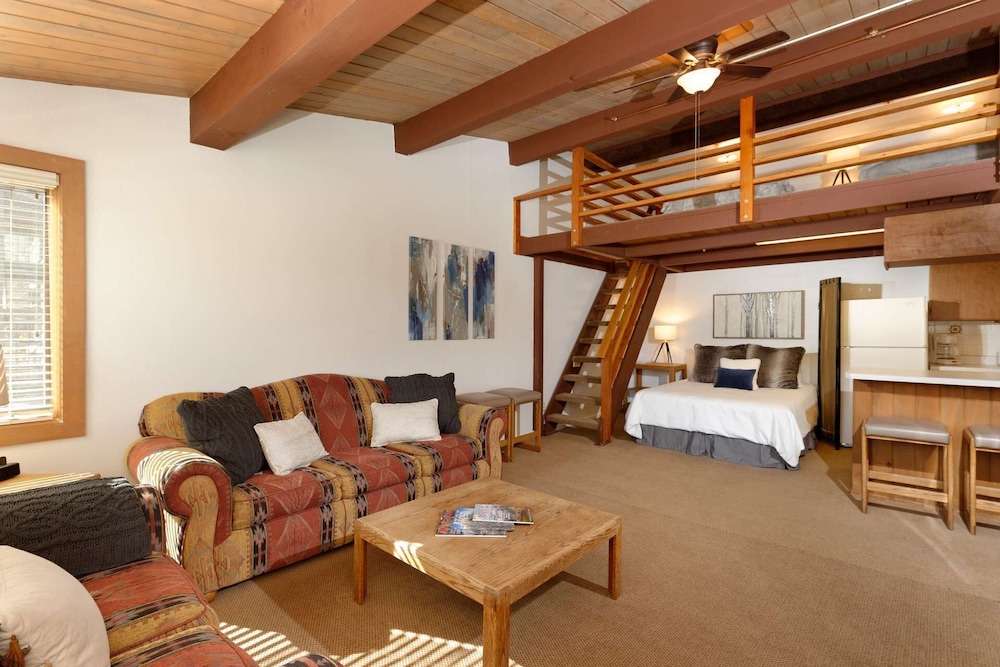 Condo (Aspenwood Studio Plus Loft - J12) photo 1