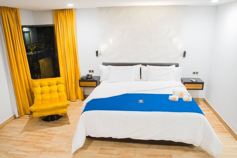 Deluxe Room - Photo 2