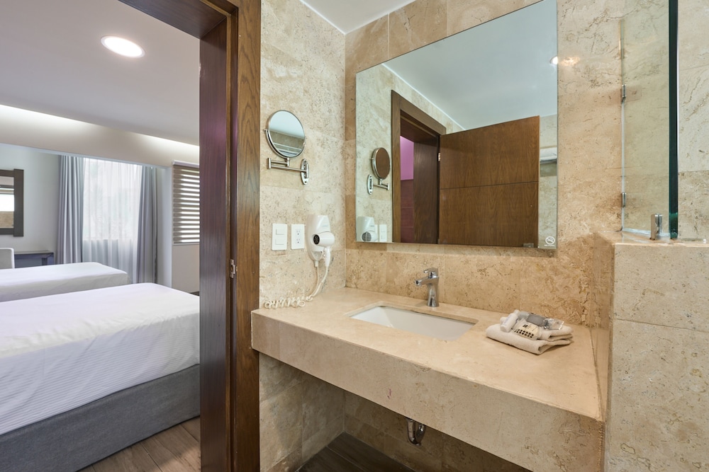 Deluxe Double Room, 2 Double Beds photo 3