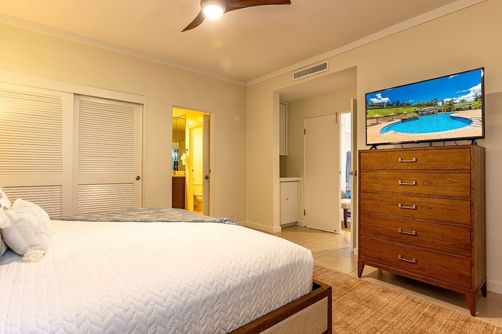Condo, 2 Bedrooms photo 2
