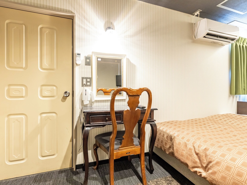 Superior Twin Room, Non Smoking - Photo 8