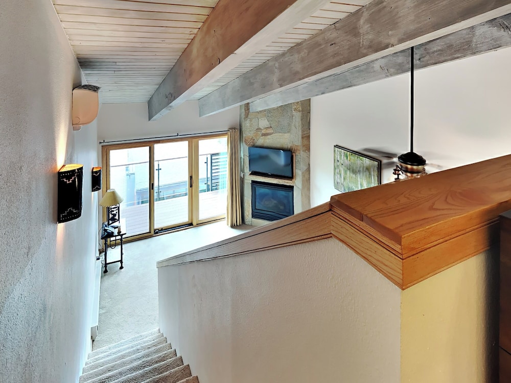 Deluxe Studio Loft 302