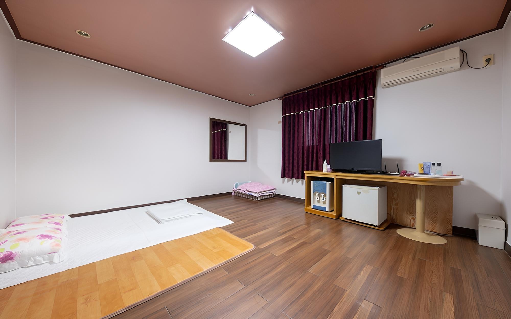 Room (Ondol Room) photo 1