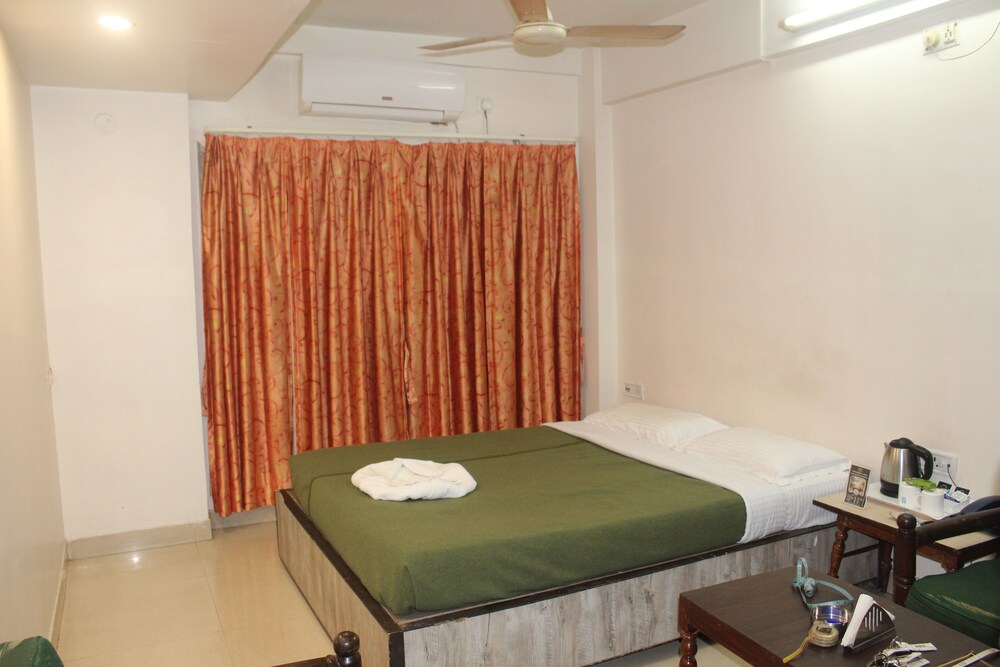Executive Room - Photo 1