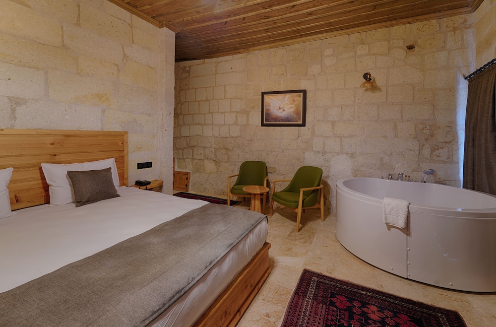 Superior Suite, Non Smoking, City View