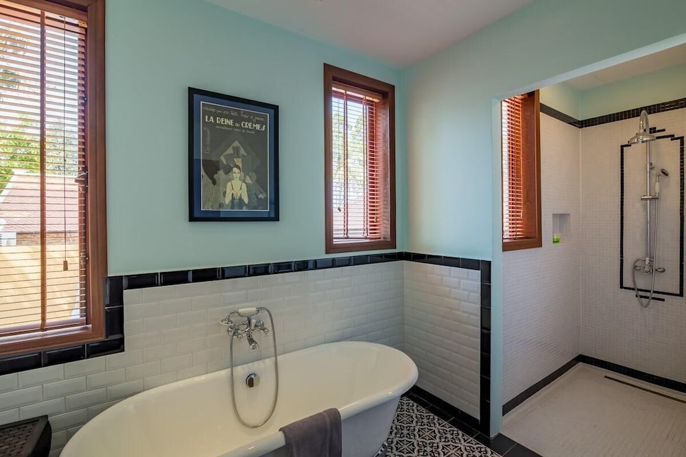 Pavilion Family Suite photo 2