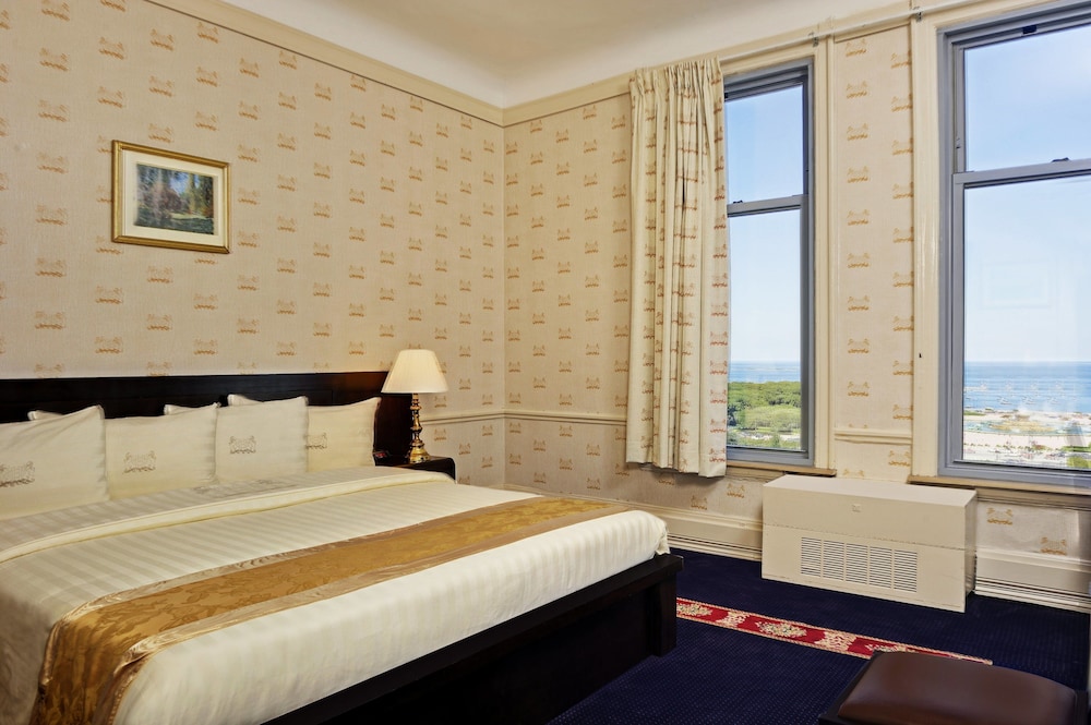 Standard Room, 1 King Bed, Lake View - Photo 2