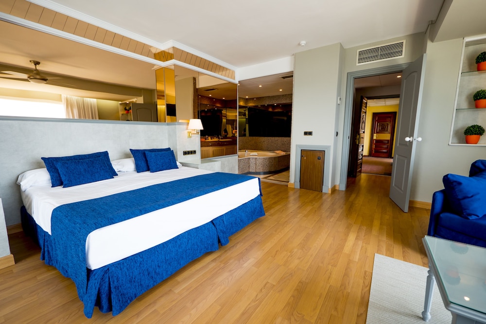 Junior Suite, Sea View photo 2