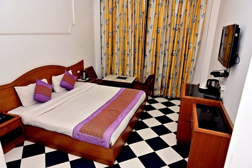 Deluxe Room - Photo 5