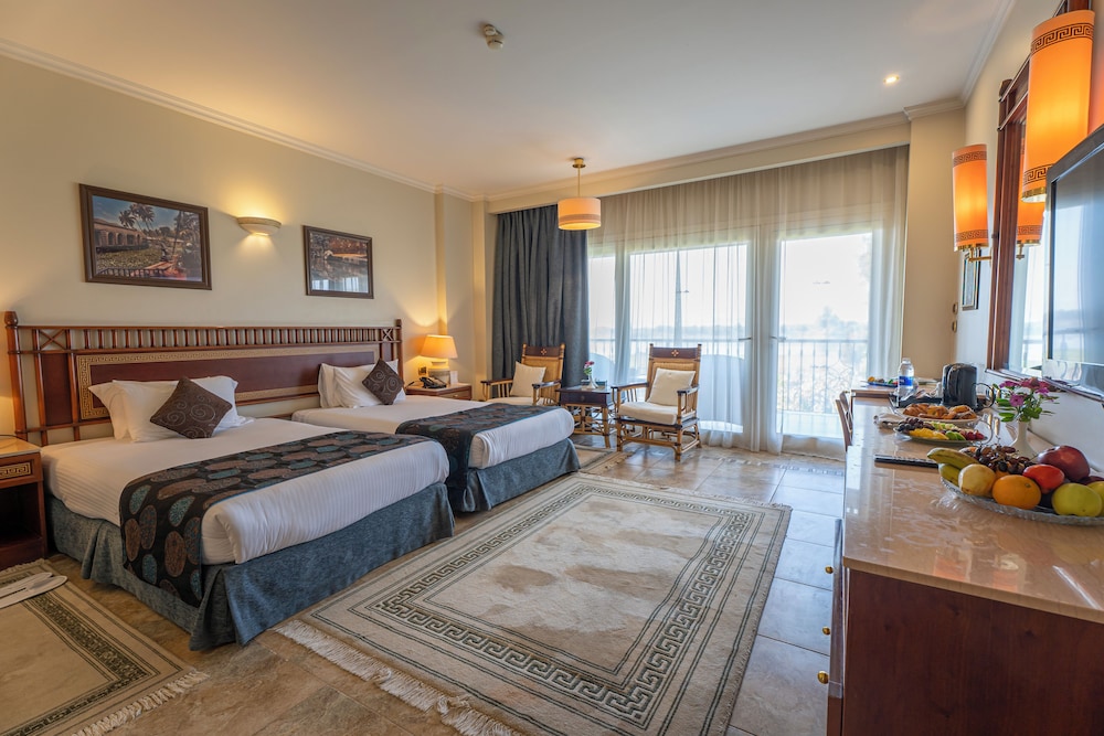 Deluxe Nile View Room - Photo 3