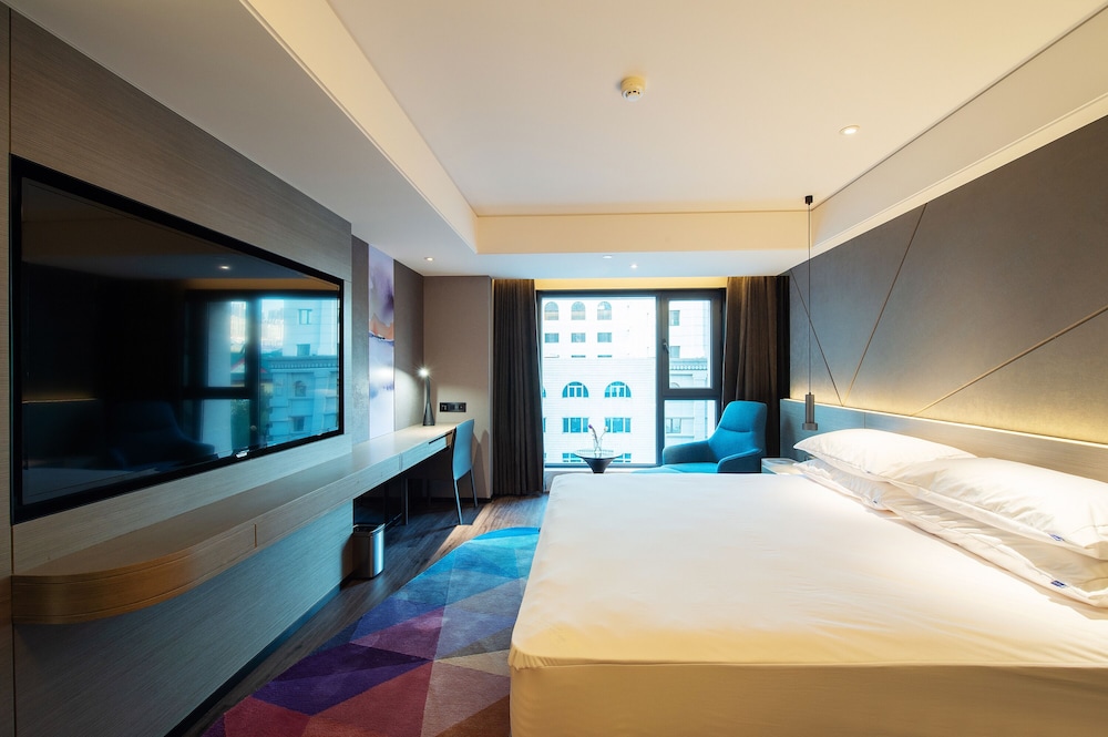 Deluxe Room, 1 King Bed photo 1