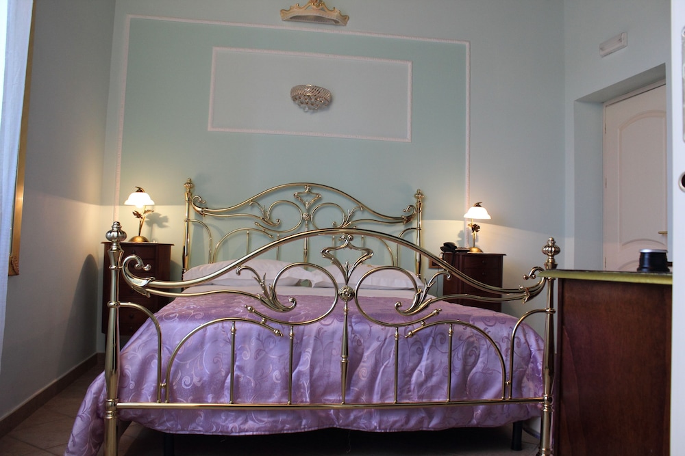 Classic Double or Twin Room photo 2