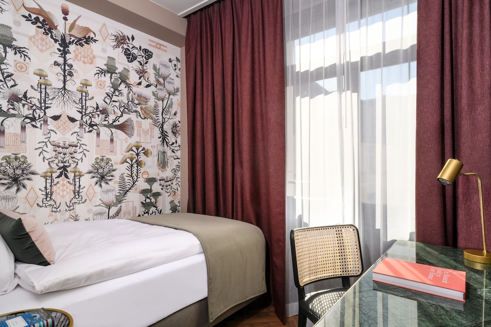 Single Room (Cosy)
