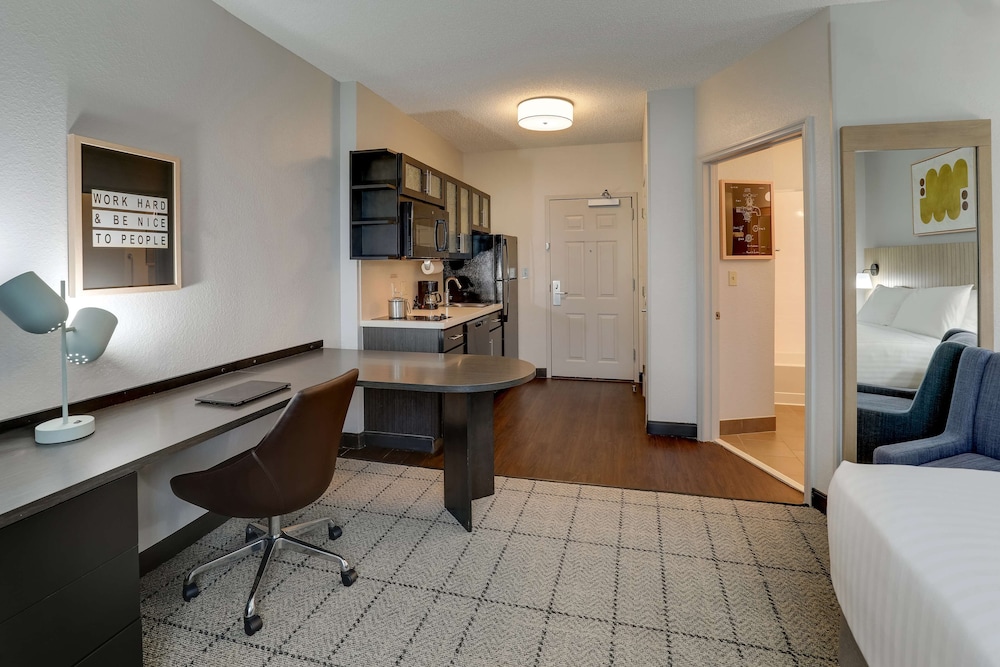 Room, 1 Queen Bed, Accessible - Photo 3