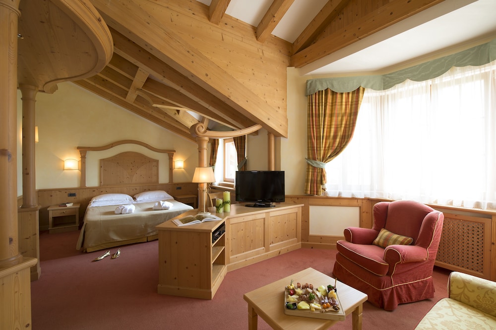 Junior Suite, Hot Tub, Lake View