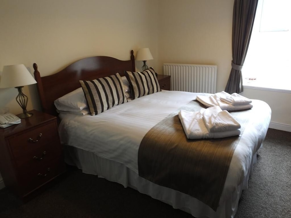 Suite, Ensuite photo 3