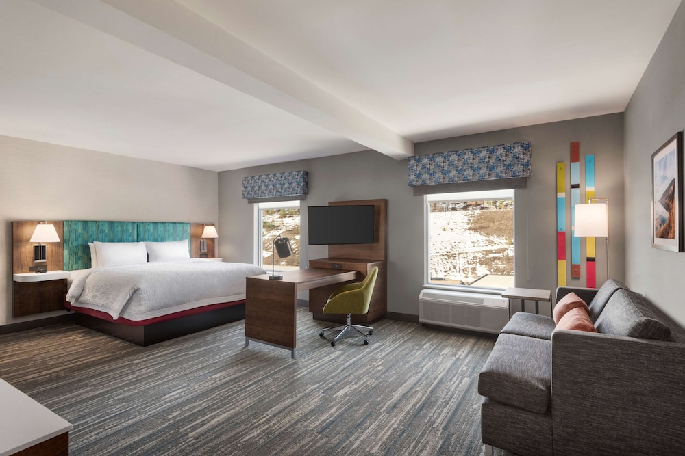 Standard Suite, 1 King Bed, Accessible - Photo 1