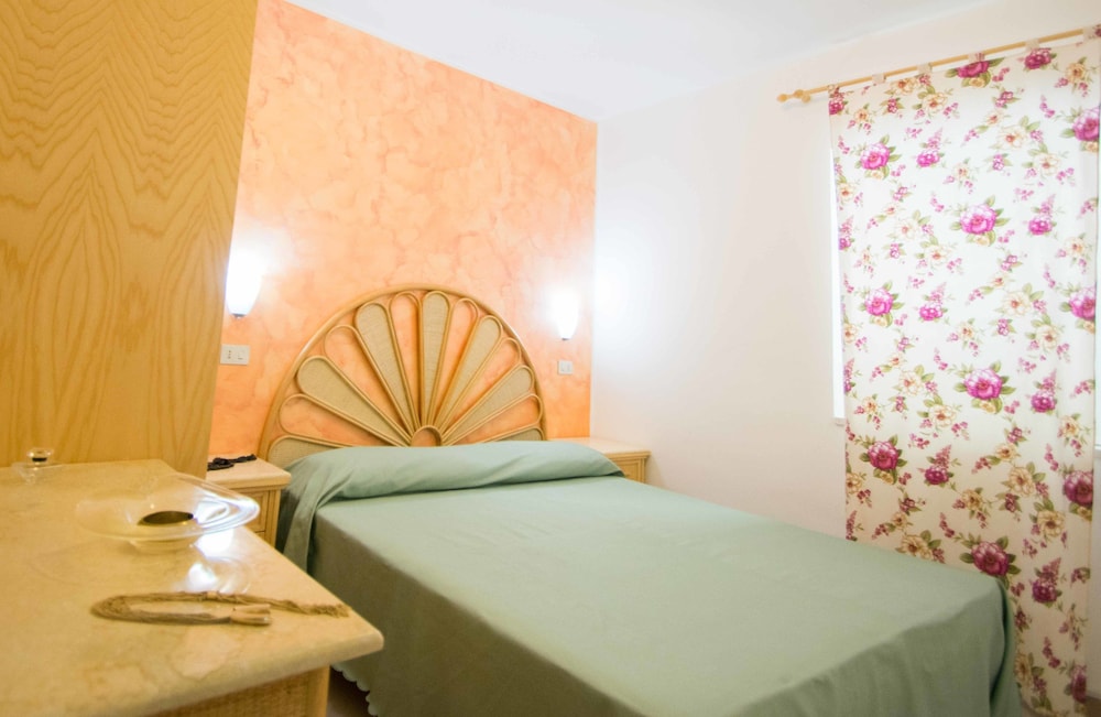 Family Room, 3 Bedrooms, Terrace, Beachside photo 3