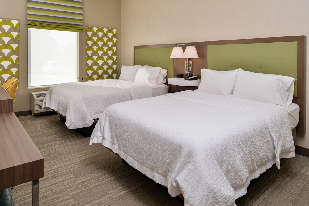 Room, 2 Queen Beds, Accessible, Non Smoking (Bathtub) photo 1