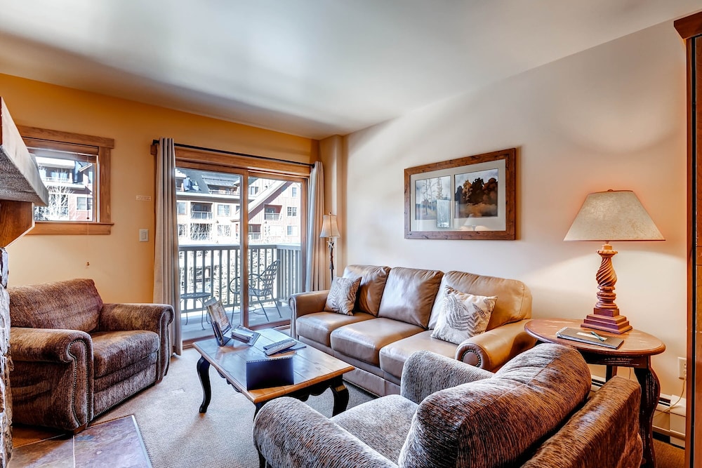 Condo, 2 Bedrooms