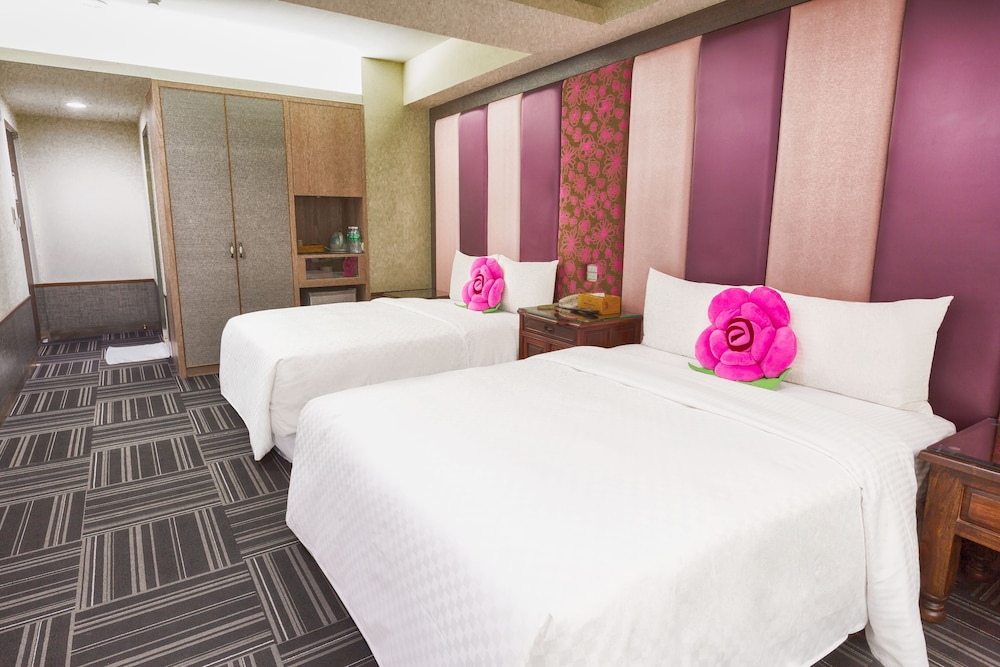 Elite Quadruple Room, 2 Queen Beds photo 1