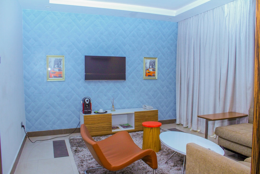 Presidential Suite (Wow) photo 3
