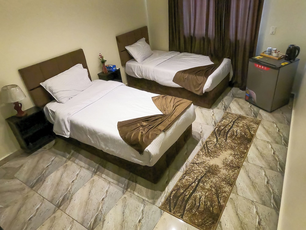 Elite Double Room, 2 Twin Beds, City View photo 3