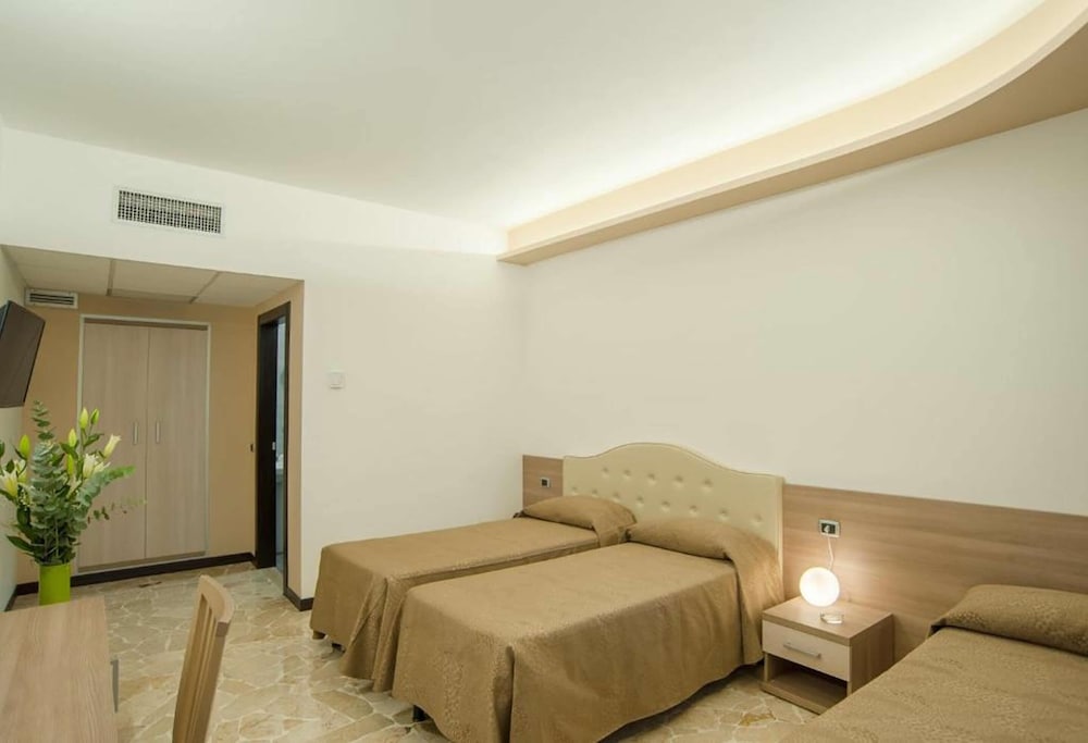 Triple Room photo 3