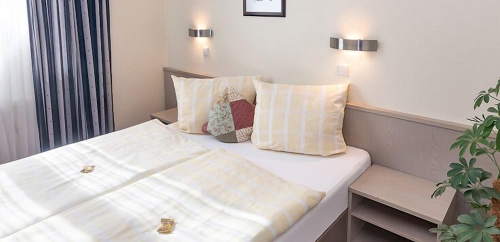 Double Room - Photo 7