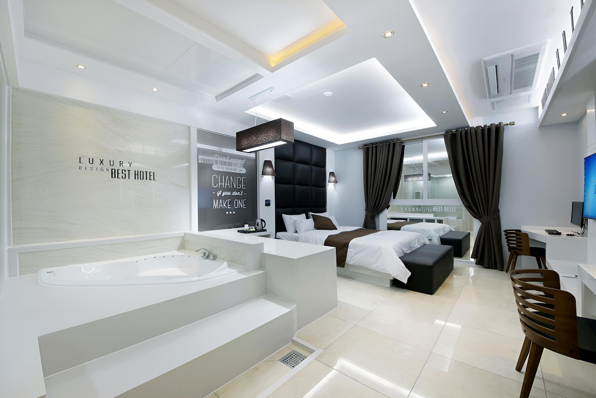 Room (VIP) - Photo 7