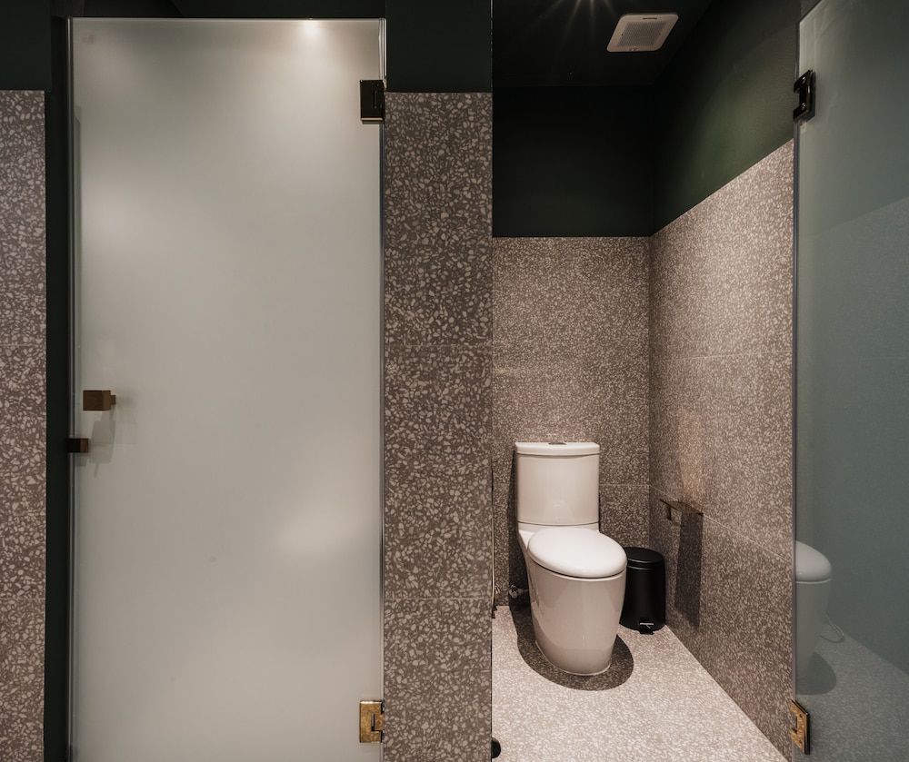 Standard Quadruple Room, Shared Bathroom photo 3