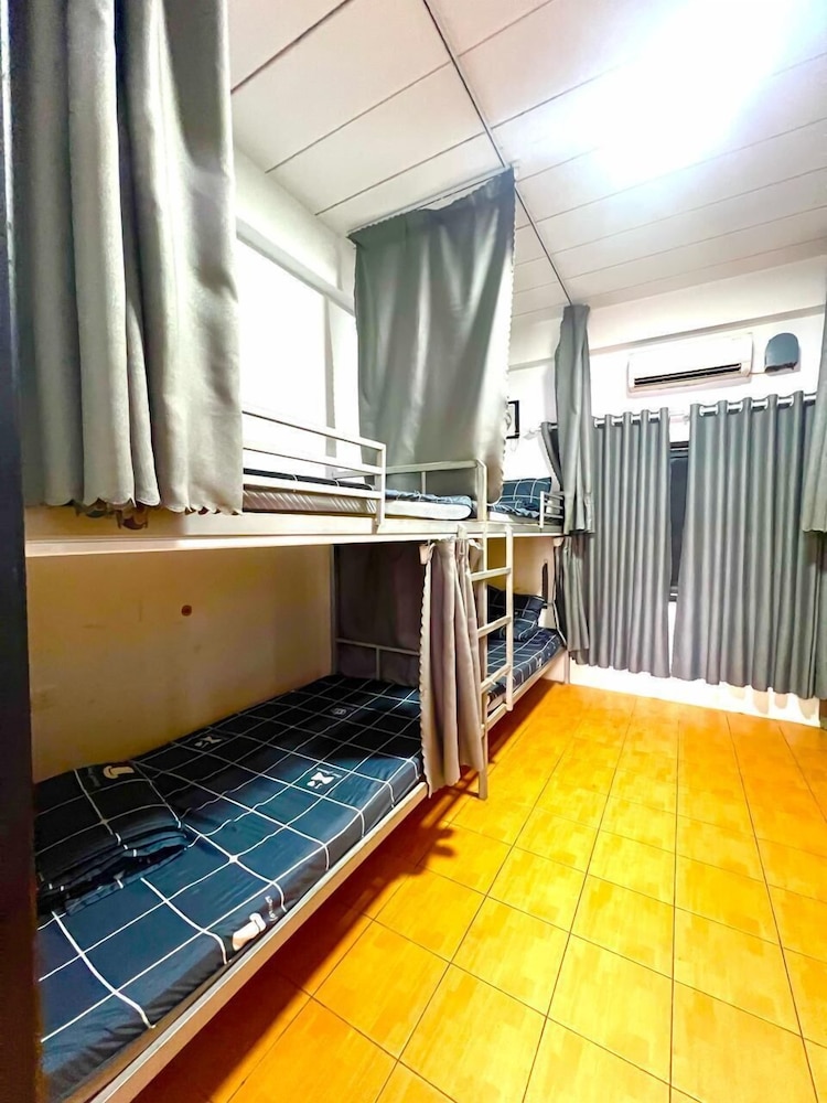 Basic Shared Dormitory, 6 Bedrooms