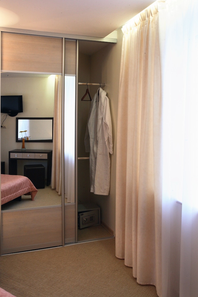 Standard Double Room photo 2