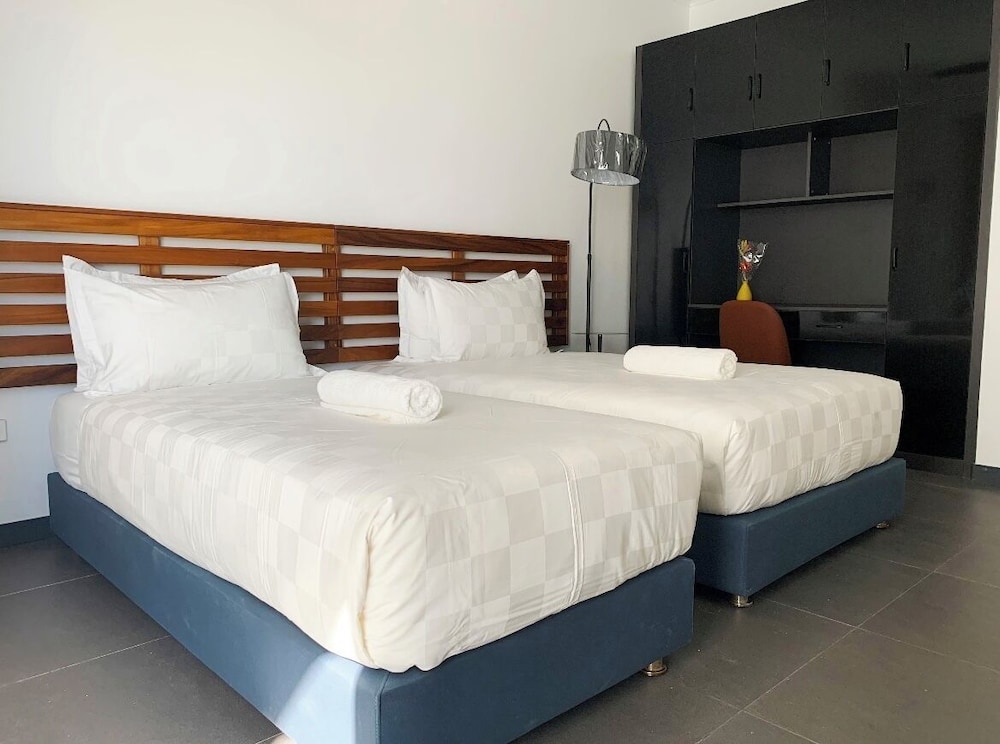 Superior Villa, 5 Bedrooms, Lake View, Garden Area photo 3