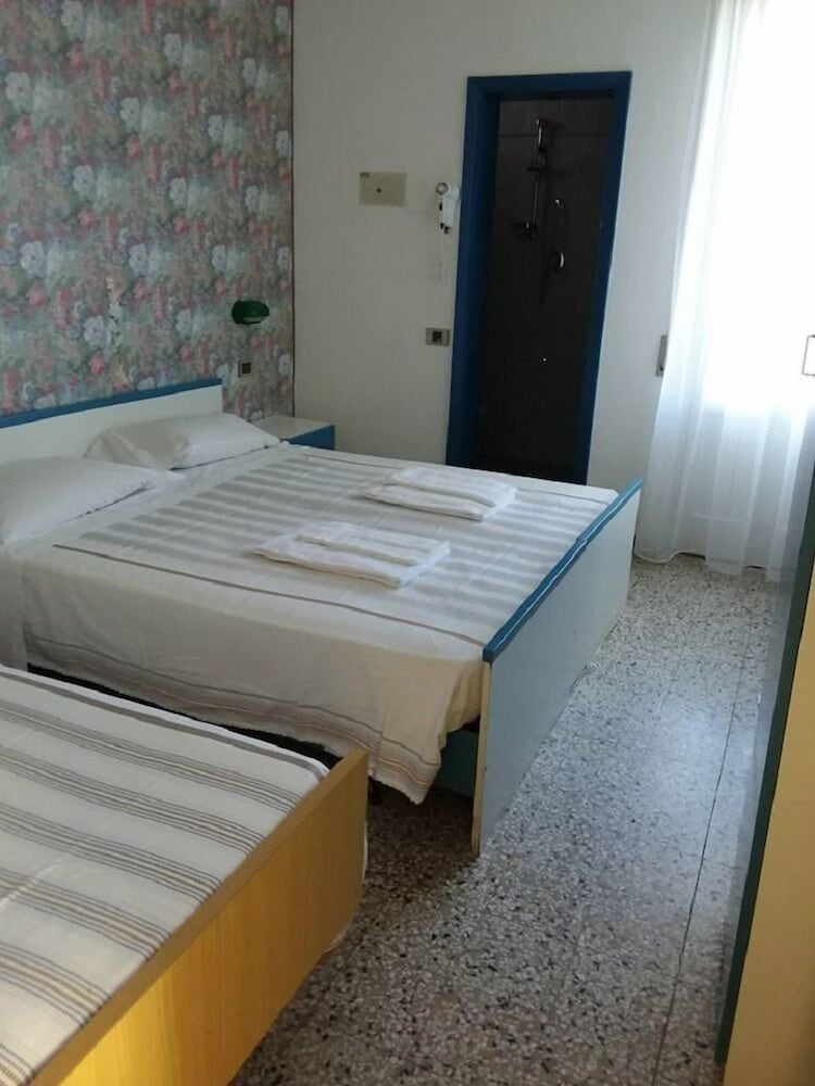 Standard Quadruple Room, 1 Bedroom photo 2