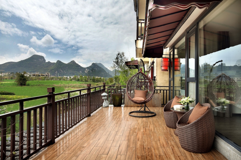 Panoramic Double Room, 1 Bedroom, Bathtub, Mountain View photo 2