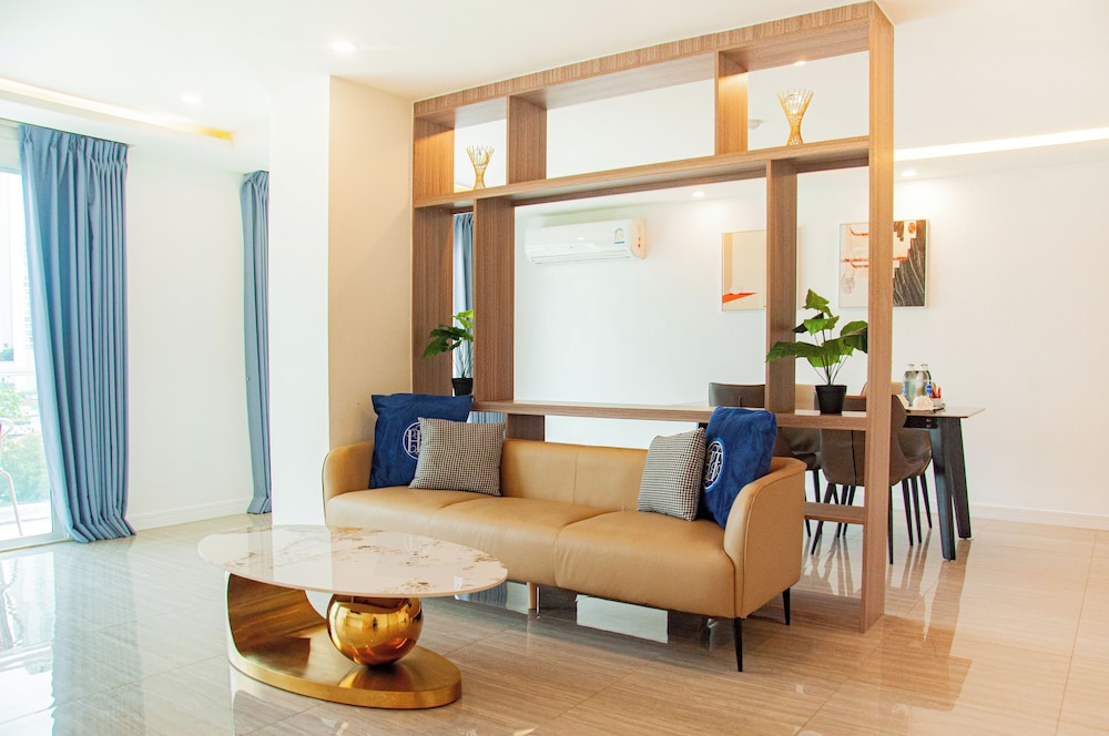 2 Bedroom Grand Tropical - Photo 11
