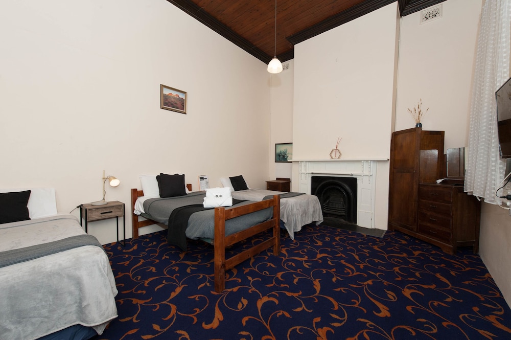 Double bed + 3 Single Beds