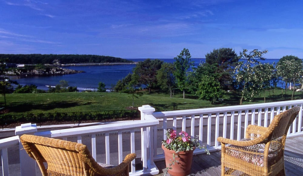 Main Inn Ocean View Deck photo 3