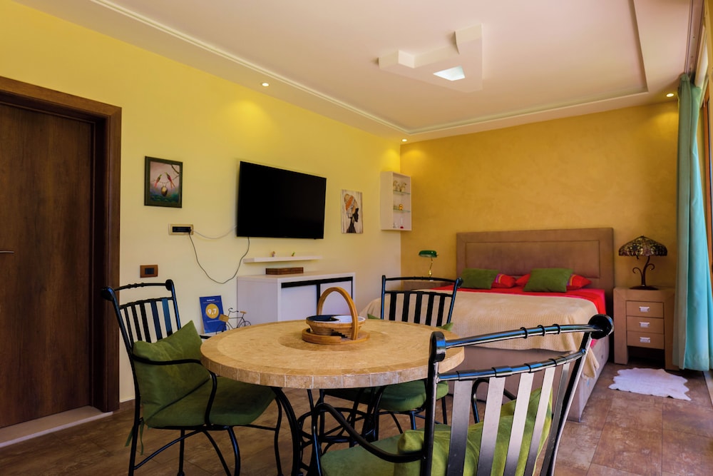 Luxury Apartment photo 2