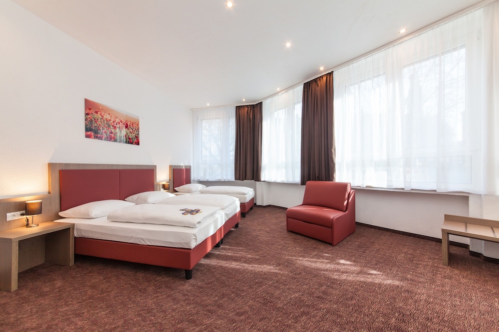 Family Room (5 Persons) photo 2