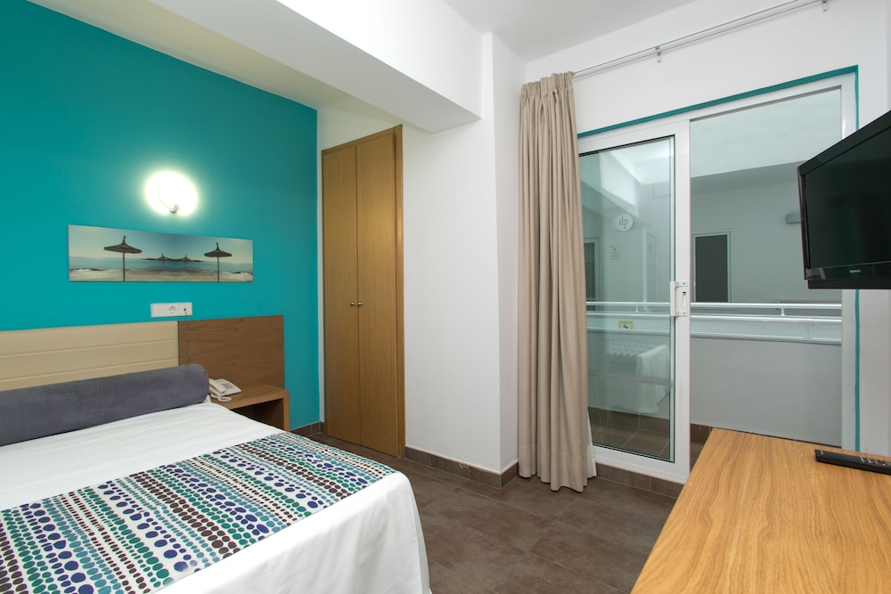 Single Room, Courtyard View