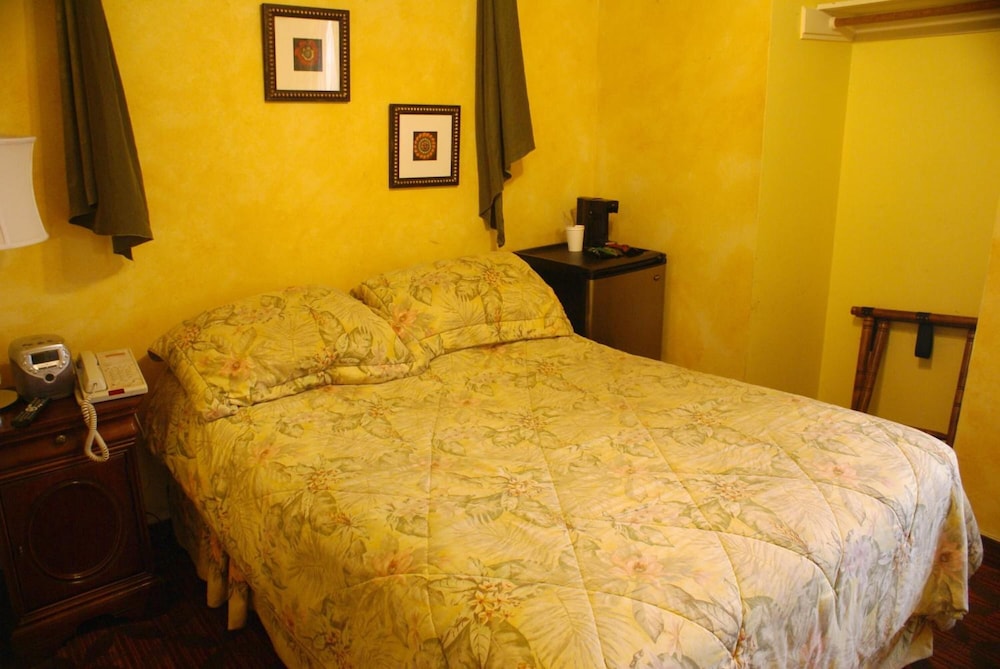 Economy Double Room - Photo 3