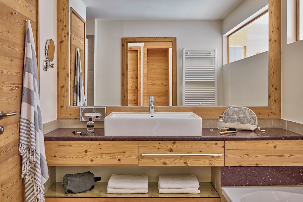 Family Suite, 2 Bedrooms, Balcony photo 2
